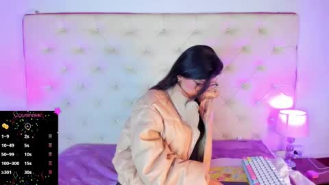 Snapshot of jade_white_ chatting on December 21, 2024, 12:06 pm jade white online show from December 21, 2024, 12:06 pm