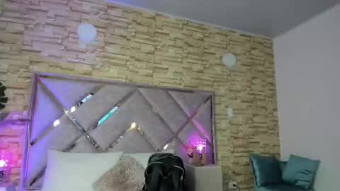 Snapshot of jade_white_ chatting on September 16, 2025, 12:50 pm jade white online show from September 16, 2025, 12:50 pm