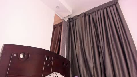 Jade online show from January 17, 2025, 3:23 am