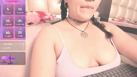 jadeestudios online show from October 2, 2025, 5:42 pm