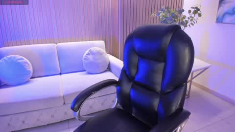 Snapshot of jadeevansx chatting on December 22, 2024, 6:04 pm JADE EVANS online show from December 22, 2024, 6:04 pm