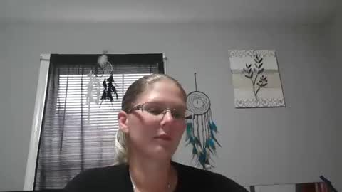 JadeLuv online show from November 9, 2025, 5:55 pm