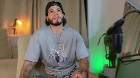 Snapshot of jadenfeynman chatting on October 29, 2025, 4:15 am Jaden Feynman online show from October 29, 2025, 4:15 am