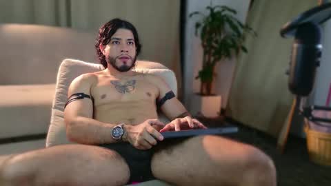 Snapshot of jadenfeynman chatting on December 16, 2025, 3:33 am Jaden Feynman online show from December 16, 2025, 3:33 am