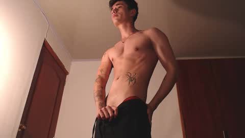 jaico_santos online show from November 28, 2025, 10:56 pm