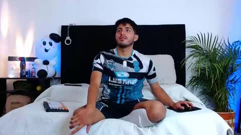 Snapshot of jaiden_thoner chatting on November 4, 2025, 5:28 am Jaiden online show from November 4, 2025, 5:28 am