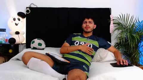 Snapshot of jaiden_thoner chatting on November 5, 2025, 6:24 am Jaiden online show from November 5, 2025, 6:24 am