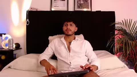 Snapshot of jaiden_thoner chatting on November 25, 2025, 6:35 am Jaiden online show from November 25, 2025, 6:35 am