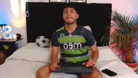 Snapshot of jaiden_thoner chatting on November 28, 2025, 6:27 am Jaiden online show from November 28, 2025, 6:27 am