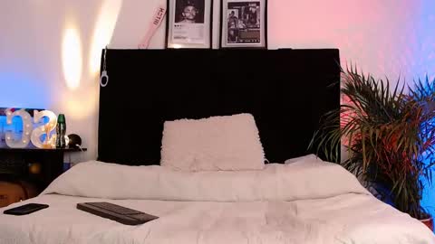 Snapshot of jaiden_thoner chatting on December 2, 2025, 5:57 am Jaiden online show from December 2, 2025, 5:57 am