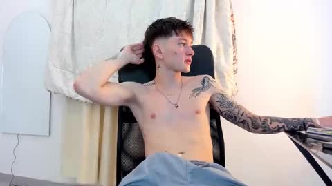 Snapshot of jake_kyle chatting on October 30, 2025, 10:10 pm Jake online show from October 30, 2025, 10:10 pm