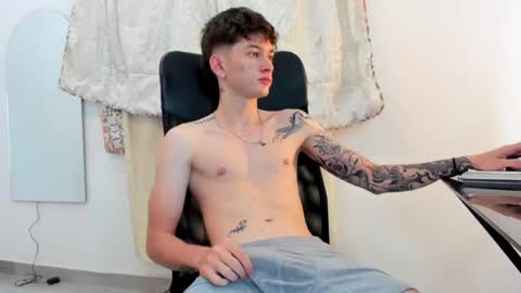 Snapshot of jake_kyle chatting on November 5, 2025, 3:28 am Jake online show from November 5, 2025, 3:28 am