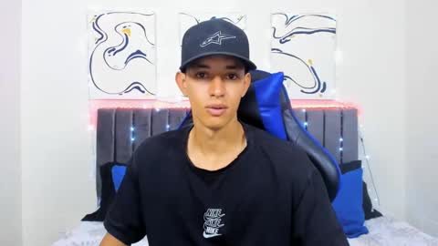 Snapshot of jake_shadow14 chatting on December 2, 2024, 7:05 pm Hi guys im new 3 online show from December 2, 2024, 7:05 pm