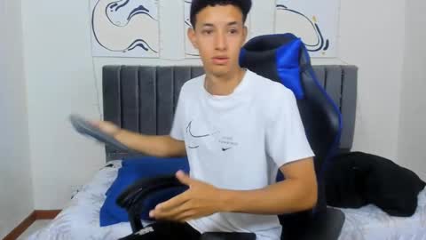 Snapshot of jake_shadow14 chatting on December 7, 2024, 4:36 pm Hi guys im new 3 online show from December 7, 2024, 4:36 pm