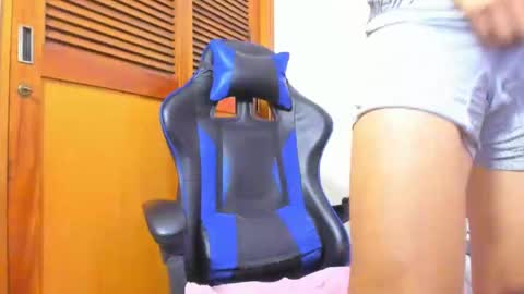 Snapshot of jake_shadow14 chatting on January 27, 2025, 10:16 pm Hi guys im new 3 online show from January 27, 2025, 10:16 pm