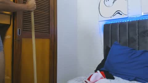 Snapshot of jake_shadow14 chatting on March 4, 2025, 11:22 pm Hi guys im new 3 online show from March 4, 2025, 11:22 pm