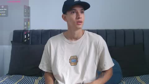 Snapshot of jake_shadow14 chatting on November 14, 2025, 4:28 pm Hi guys im new 3 online show from November 14, 2025, 4:28 pm