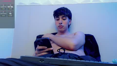 jake_tripp online show from November 28, 2025, 6:16 am