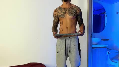 Snapshot of jakee_brown chatting on February 13, 2025, 3:50 am Santiago online show from February 13, 2025, 3:50 am