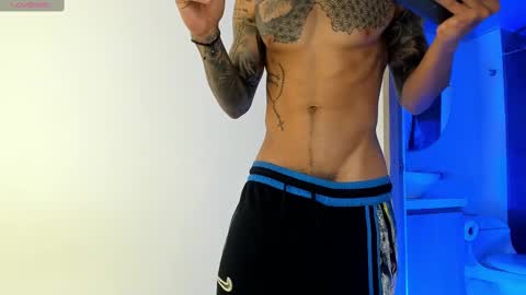 Snapshot of jakee_brown chatting on February 25, 2025, 5:30 am Santiago online show from February 25, 2025, 5:30 am