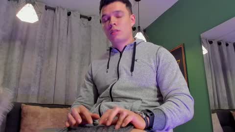 Snapshot of jakee_tyler chatting on December 6, 2024, 2:46 am Jake Tyler online show from December 6, 2024, 2:46 am