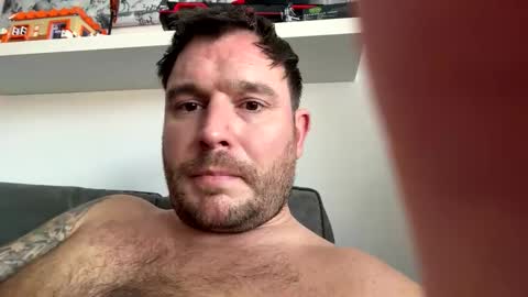 jakeuk05 online show from December 16, 2025, 12:54 pm