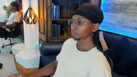 Snapshot of jamalmyst_ chatting on March 8, 2025, 7:42 pm online show from March 8, 2025, 7:42 pm