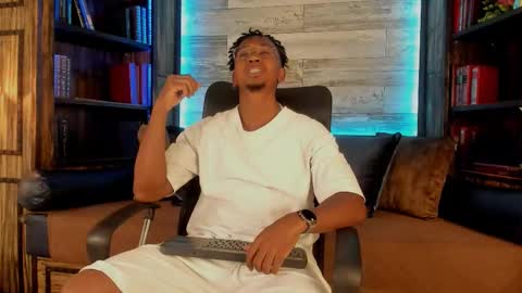 Snapshot of jamalmyst_ chatting on September 17, 2025, 3:30 am online show from September 17, 2025, 3:30 am