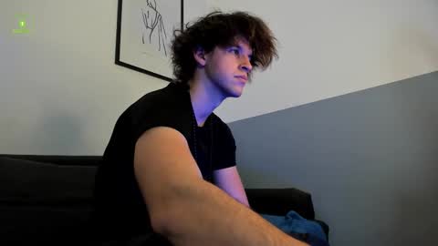 Snapshot of james_andersonn chatting on October 26, 2025, 12:33 pm James online show from October 26, 2025, 12:33 pm