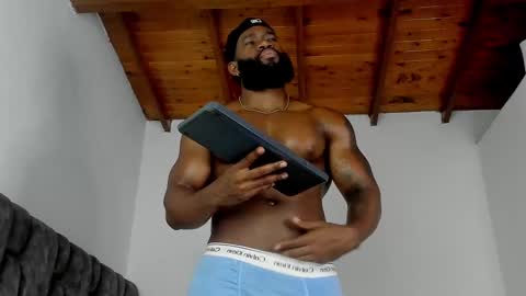 Snapshot of james_bbcmuscle chatting on October 4, 2025, 12:47 pm James BBC online show from October 4, 2025, 12:47 pm