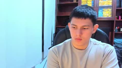 james_cr online show from February 28, 2025, 11:23 pm