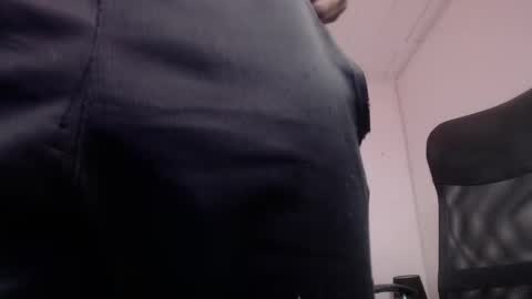 Snapshot of james_mcboy chatting on December 4, 2025, 4:27 pm James McBoy online show from December 4, 2025, 4:27 pm