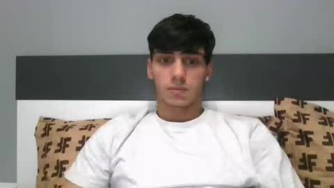 Snapshot of james_qss8 chatting on December 3, 2024, 7:55 pm James online show from December 3, 2024, 7:55 pm