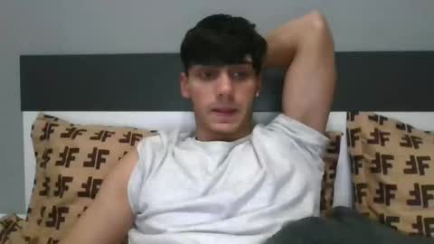 Snapshot of james_qss8 chatting on December 3, 2024, 11:46 pm James online show from December 3, 2024, 11:46 pm