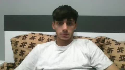 Snapshot of james_qss8 chatting on December 8, 2024, 5:18 am James online show from December 8, 2024, 5:18 am