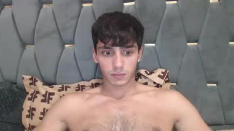 Snapshot of james_qss8 chatting on October 14, 2025, 7:25 pm James online show from October 14, 2025, 7:25 pm