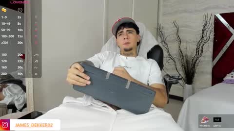 jamesdekker online show from September 27, 2025, 9:42 pm