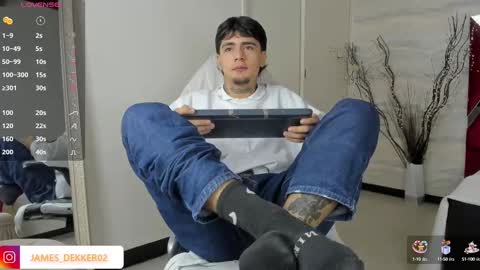 jamesdekker online show from September 30, 2025, 8:25 pm