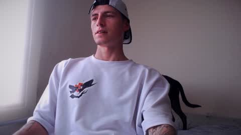 Snapshot of jamesss____ chatting on December 12, 2024, 6:10 pm jamesss____ online show from December 12, 2024, 6:10 pm