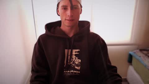 Snapshot of jamesss____ chatting on January 12, 2025, 10:22 pm jamesss____ online show from January 12, 2025, 10:22 pm