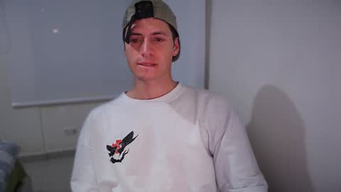 Snapshot of jamesss____ chatting on January 19, 2025, 2:04 am jamesss____ online show from January 19, 2025, 2:04 am