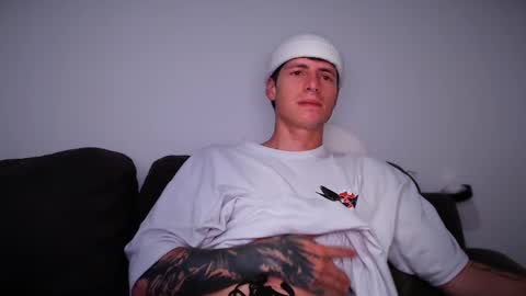 Snapshot of jamesss____ chatting on February 27, 2025, 1:48 am jamesss____ online show from February 27, 2025, 1:48 am