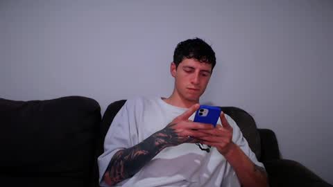 Snapshot of jamesss____ chatting on March 2, 2025, 12:09 am jamesss____ online show from March 2, 2025, 12:09 am