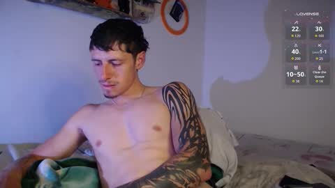 Snapshot of jamesss____ chatting on October 12, 2025, 8:35 am jamesss____ online show from October 12, 2025, 8:35 am