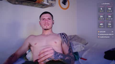 jamesss____ online show from October 22, 2025, 4:40 pm
