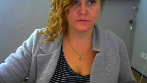 janaloveli online show from January 3, 2025, 8:10 am