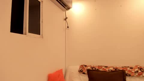 Snapshot of jane_monttgomery chatting on February 18, 2025, 1:10 am Jane M online show from February 18, 2025, 1:10 am