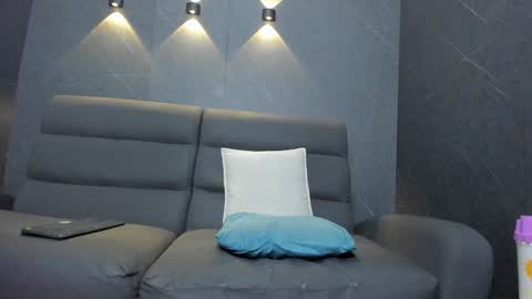 JANE  online show from January 30, 2025, 4:37 am