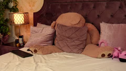 Snapshot of janedevines chatting on January 27, 2025, 8:51 am JaneDevine online show from January 27, 2025, 8:51 am