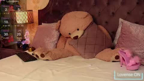 Snapshot of janedevines chatting on February 13, 2025, 9:30 am JaneDevine online show from February 13, 2025, 9:30 am